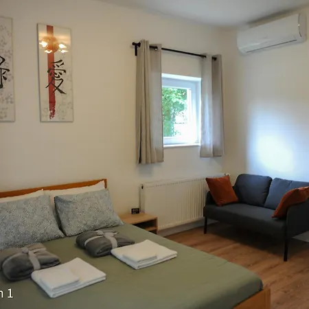 Quiet, Green, Relaxing Place - 3 Bedroom * Balatonfured