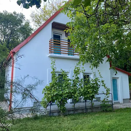 Villa Quiet, Green, Relaxing Place - 3 Bedroom