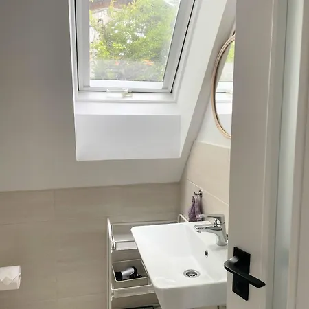 Willa Quiet, Green, Relaxing Place - 3 Bedroom *