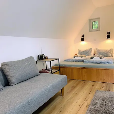 Quiet, Green, Relaxing Place - 3 Bedroom *