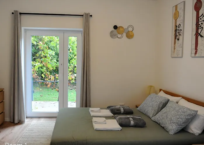 Quiet, Green, Relaxing Place - 3 Bedroom וילה