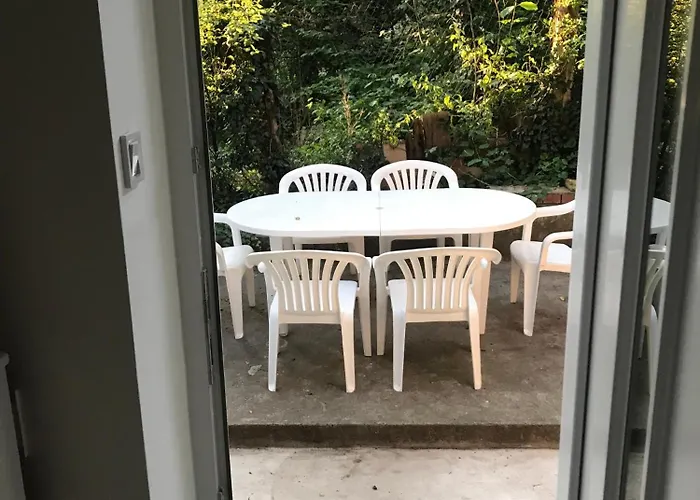 Quiet, Green, Relaxing Place - 3 Bedroom